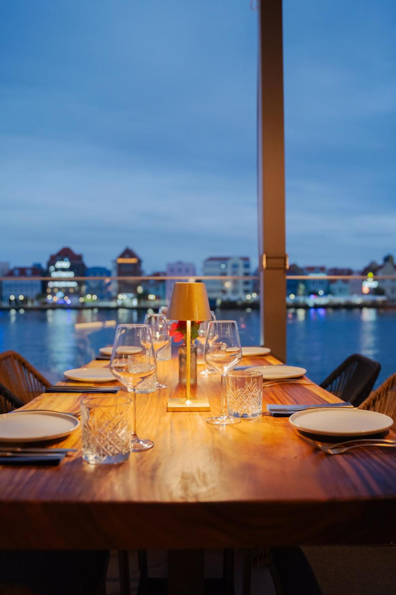 Harbor Hotel & Casino Curacao Виллемстад Экстерьер фото